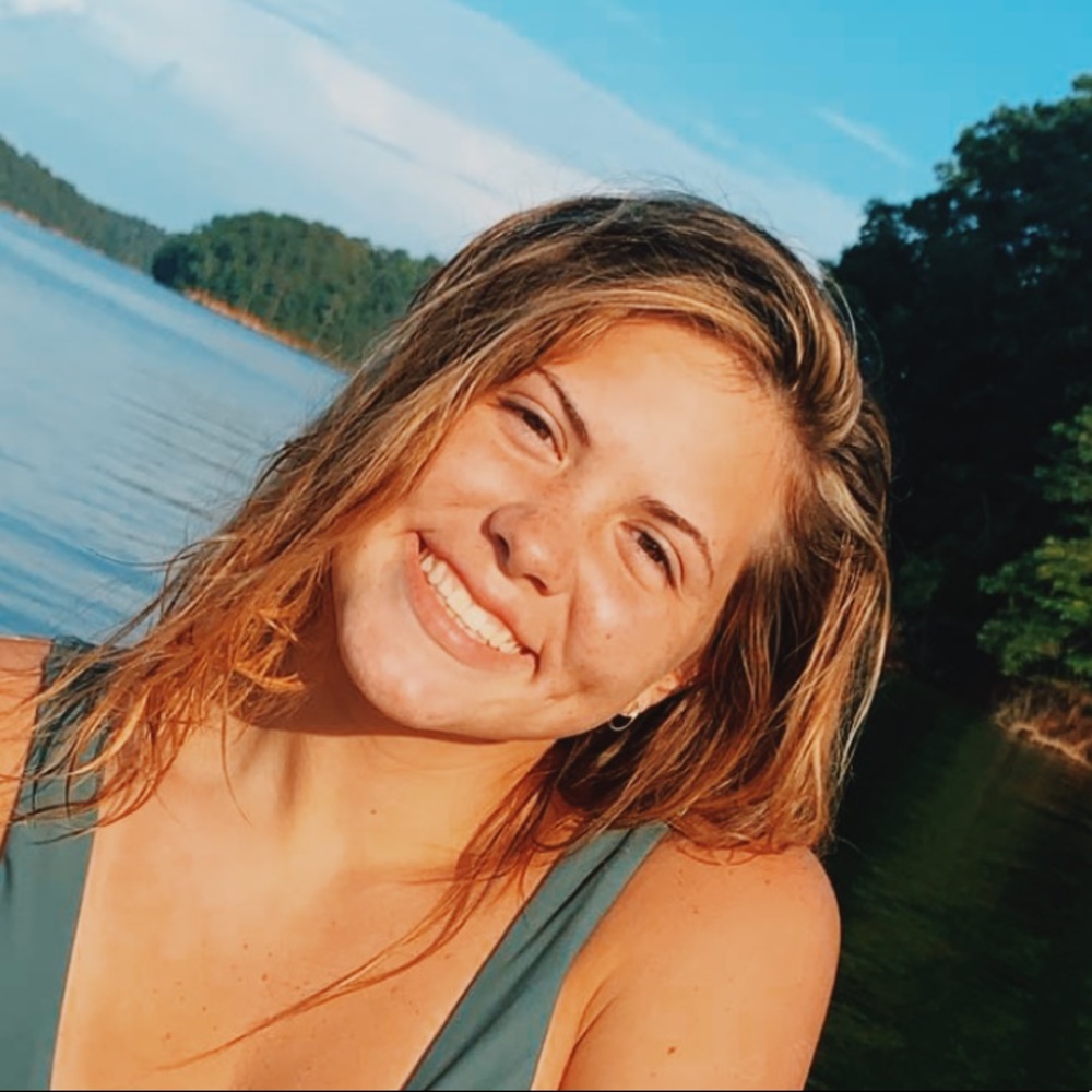 Meet your Posher, Emily